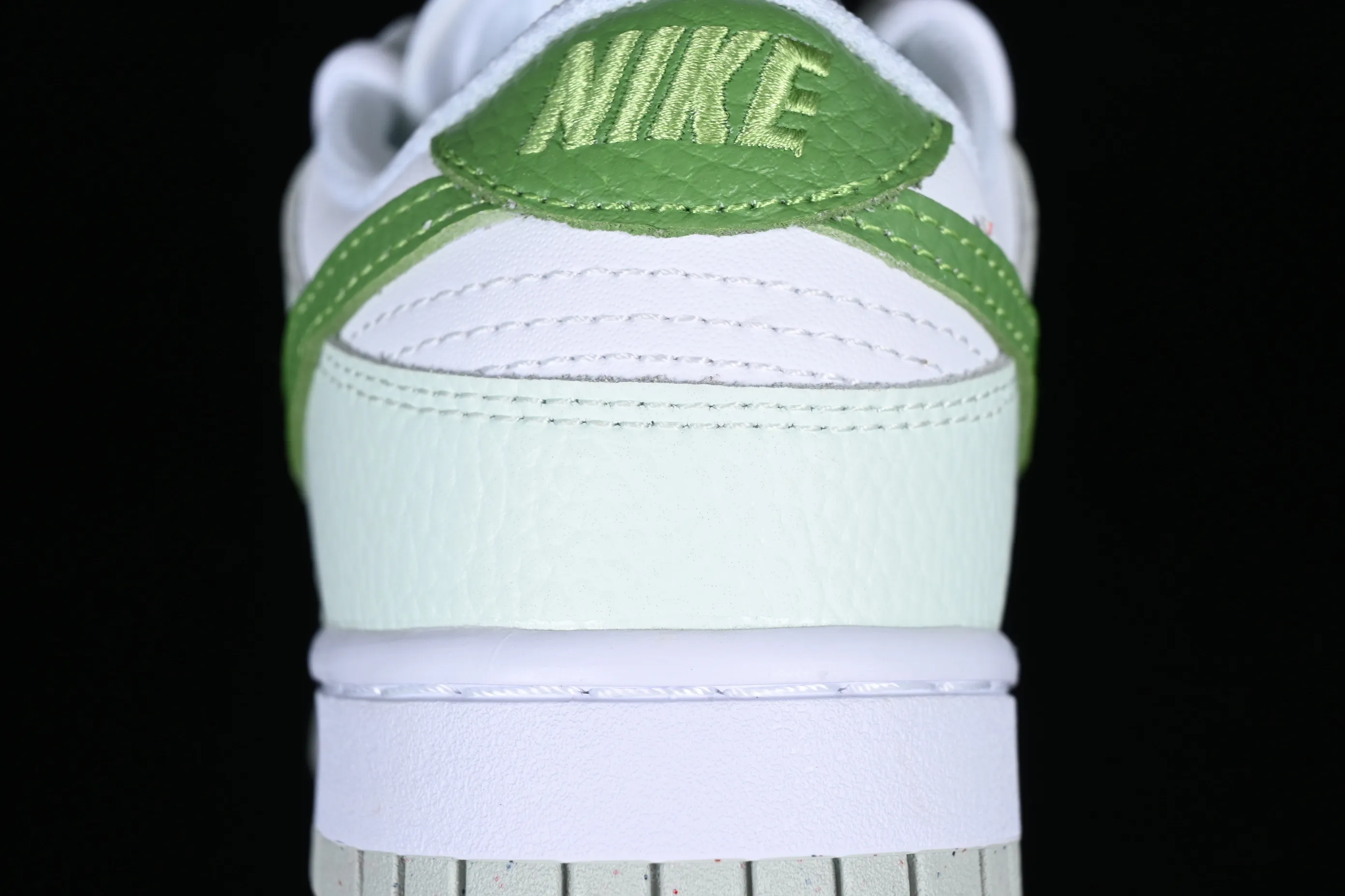 All categories Nk SB Dunk series Nk SB Dunk Low low-top sneakers Nk Dunk Low "Next Nature" refreshing green milk green SB strap low-top casual sneakers D1431-102